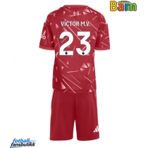 Liverpool Victor Munoz #23 Hjemmedraktsett Barn 2026-27 Kortermet (+ Korte bukser)